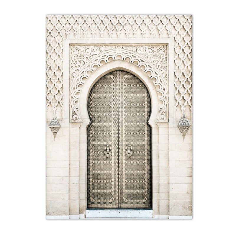 Elegantes Poster eines kunstvollen Eingangs mit islamischen Motiven von justgoodmood. Ideal für die Schaffung eines ansprechenden Ambientes in Ihrem Wohnraum.