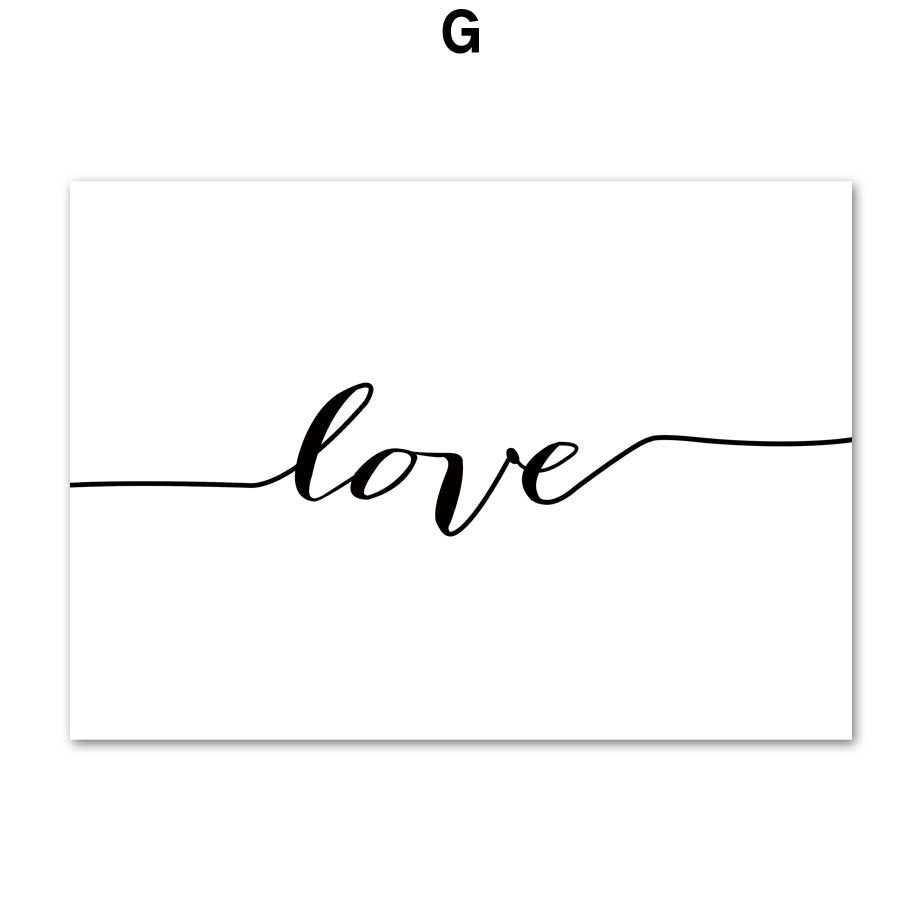 Schickes Poster "Pampasgras Beige Liebe" von justgoodmood, mit dem Wort "Liebe" in eleganter Schrift auf klarem Hintergrund - geeignet für romantische Wohnideen.