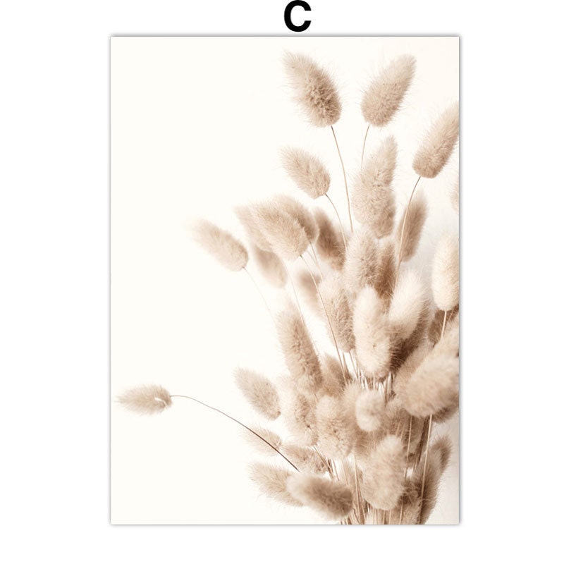 Schönes Wandbild Pampasgras Meer Beige von justgoodmood mit zarten, beige-farbenen Pampasgras-Stielen, das jeden Raum verziert.