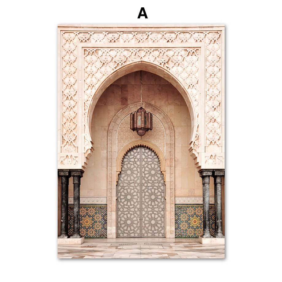 Schöne marokkanische Tür mit detailreicher Mauerarchitektur als Poster von justgoodmood für das Wandbild "Meer Blätter Überwasser Bungalow Strandschaukel".