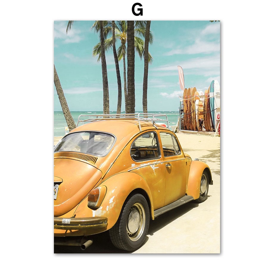 Retro-Poster von justgoodmood mit einem orangefarbenen Käfer neben Surfbrettern, ideal für Strandliebhaber und kreative Deko.