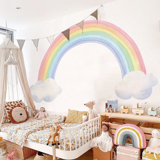Wunderschöner Regenbogen Wandtattoo mit Wolken, ideal zur Gestaltung von Kinderzimmer und Babyzimmer, erhältlich bei justgoodmood.