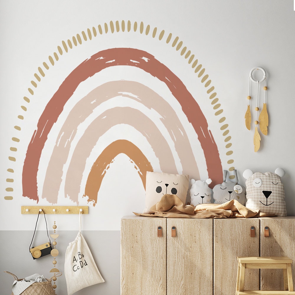 Farbiger Boho Stil Wandaufkleber mit Regenbogen Motiven im Kinderzimmer von justgoodmood - perfekter Wandschmuck für Babyzimmer und Spielzimmer.