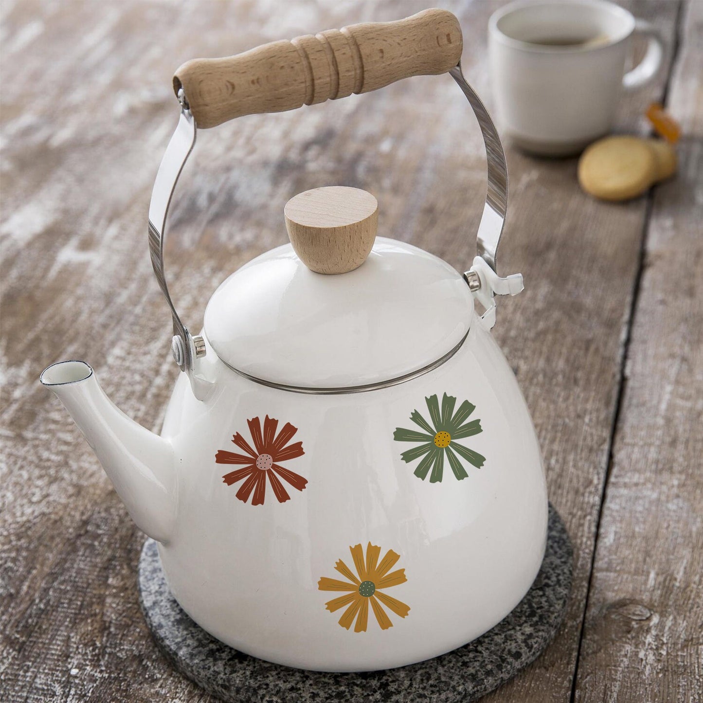 Elegante Teekanne mit Boho Blumen Aufklebern von justgoodmood, perfekt für trendige Küchen- und Teestundendekoration.