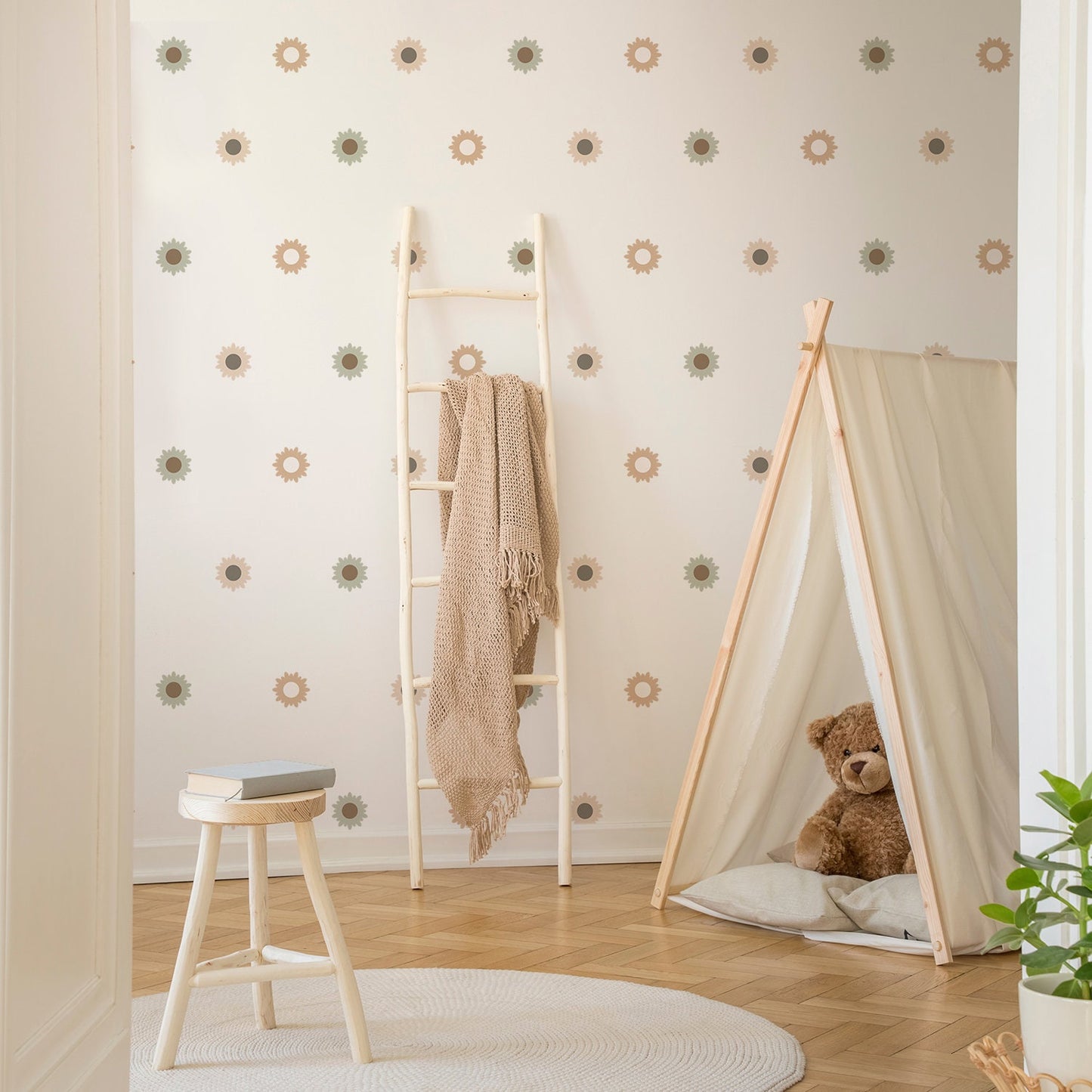 Wunderschöne Wanddekoration mit Blumenstickern für das Kinderzimmer, ideal für die Gestaltung von Babyzimmern und Jugendzimmern von justgoodmood. Kreative Wandtattoos, die einen farbenfrohen, fantasievollen Raum schaffen.