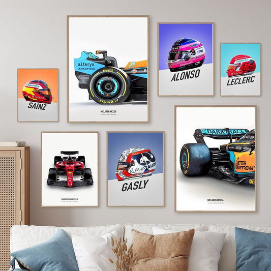 Wanddekoration Poster von justgoodmood mit Formel 1 Rennwagen Helmen von verschiedenen Fahrern, perfekt für Motorsport-Enthusiasten und als Deko Print ohne Rahmen.