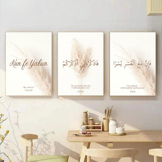 Dekoratives Poster Pampass Gras mit inspirierenden Kalligraphie-Sprüchen, perfekt für jeden Raum. Kunstwerk von justgoodmood.
