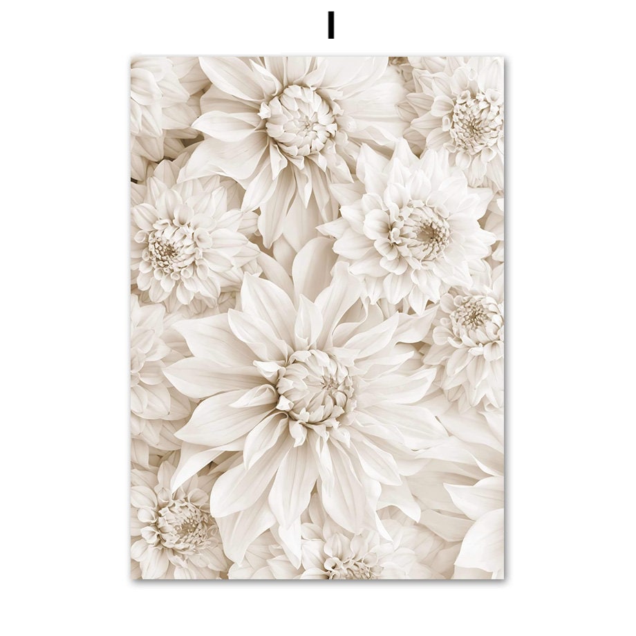 Helle und exquisite floralene Darstellung mit weißen Blumen in sanften Tönen, ideal für eine beruhigende Raumgestaltung. Poster von justgoodmood.