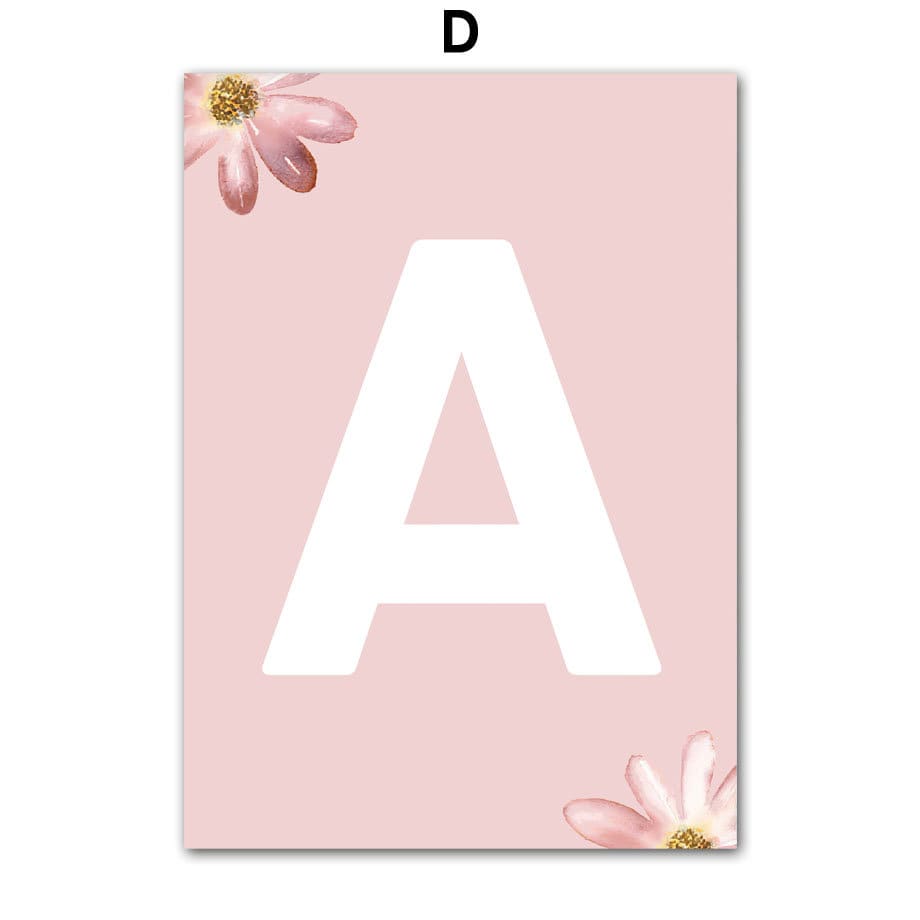 Elegantes Poster mit dem Buchstaben 'A' auf einem rosafarbenen Hintergrund, umrahmt von zarten Blüten. Ideale Kinderzimmer Deko von justgoodmood, perfekt für personalisierte Geschenke.