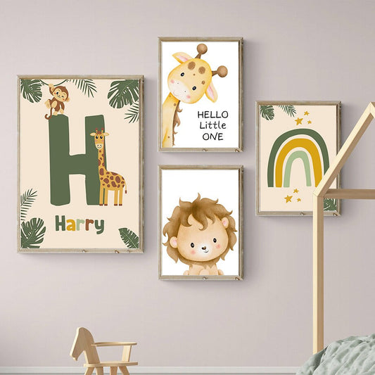Bunte Dschungeltiere und ein personalisierter Buchstabe H für Kinderzimmer – Poster von justgoodmood, Titel: Tiere Dschungel Wald.