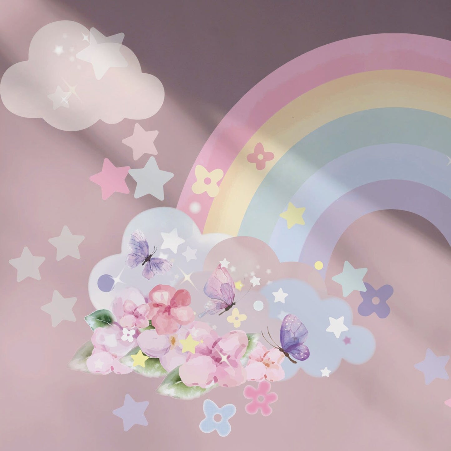 Traumhafte Wandaufkleber von justgoodmood für Kinderzimmer, mit einem strahlenden Regenbogen und bunten Wolken, sorgen für eine fröhliche Atmosphäre im Babyzimmer.