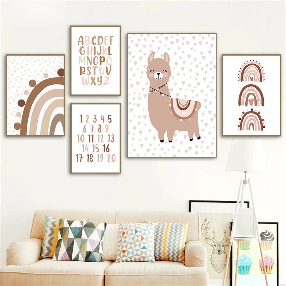 Schönes Kinderzimmer Boho Alphabet Poster von justgoodmood, das stilvolle Buchstaben in sanften Farben zeigt und das Kinderzimmer dekorativ aufwertet.