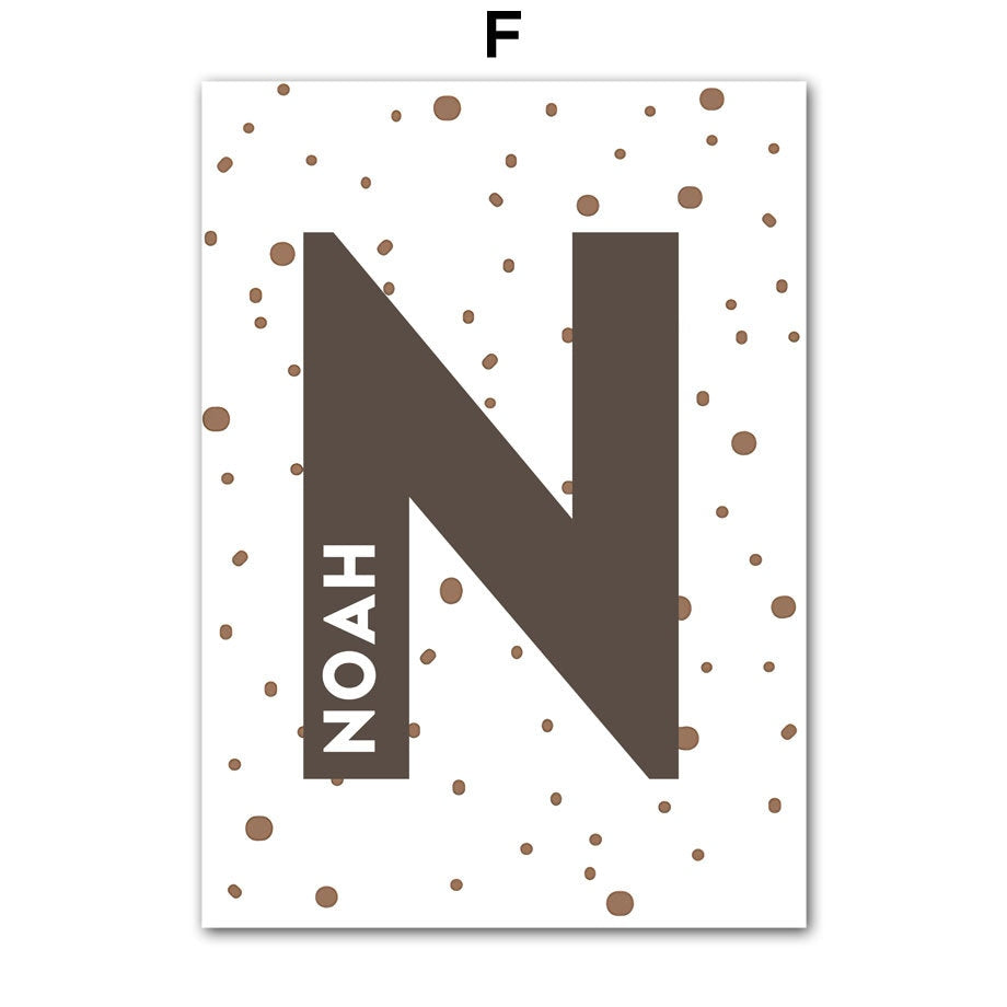 Personalisierbares Poster mit dem Namen 'Noah' von justgoodmood, ideal für ein einzigartiges Kinderzimmer-Design.