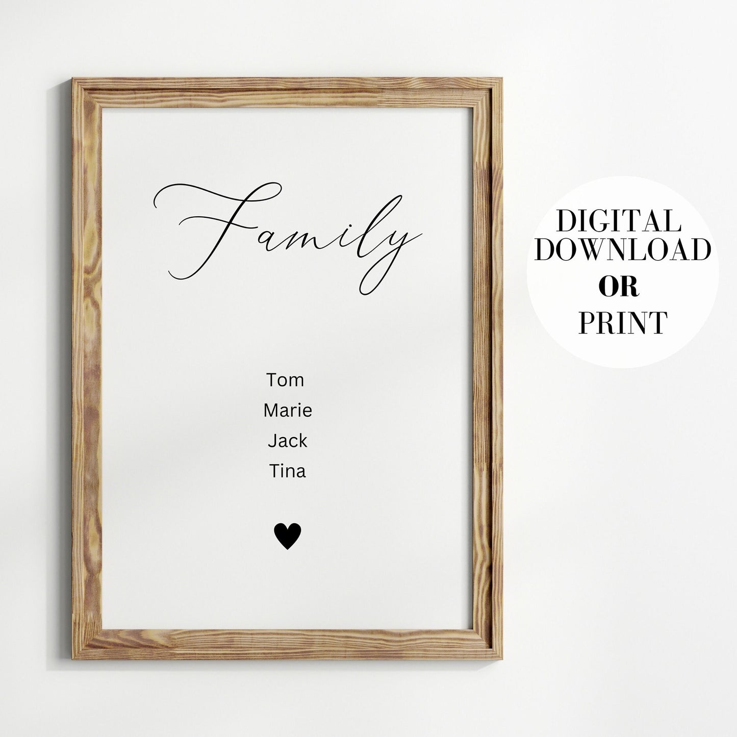 Personalisierte Familienposter mit den Namen Tom, Marie, Jack und Tina im Holzrahmen, perfekte Wanddeko für Wohnzimmer und Schlafzimmer von justgoodmood.