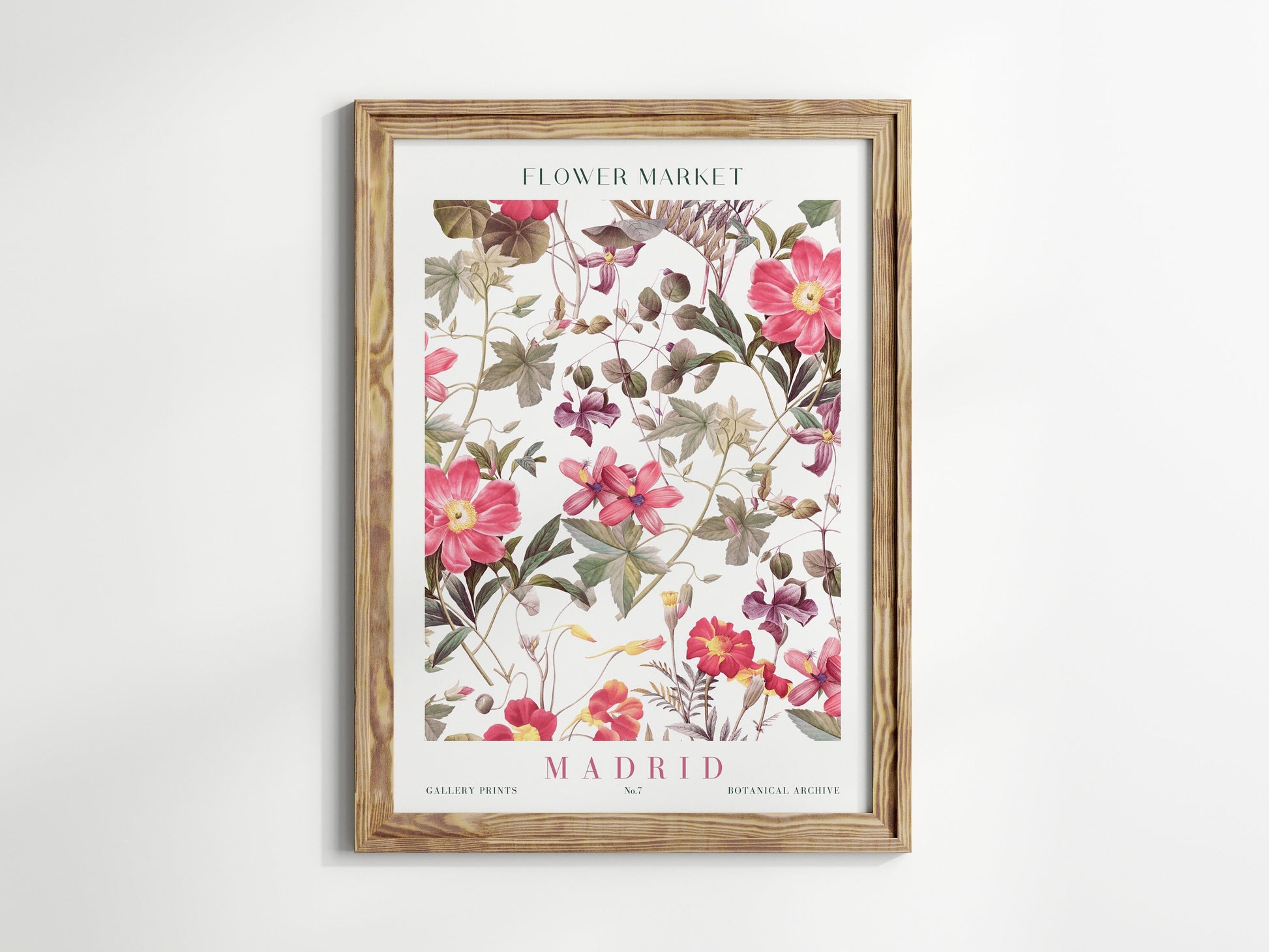 Wunderschöner Kunstdruck von justgoodmood, 'Flower Market Blumen V2'. Lebendige pinke Blumen in einem eleganten Rahmen, gut geeignet für jede Küche.
