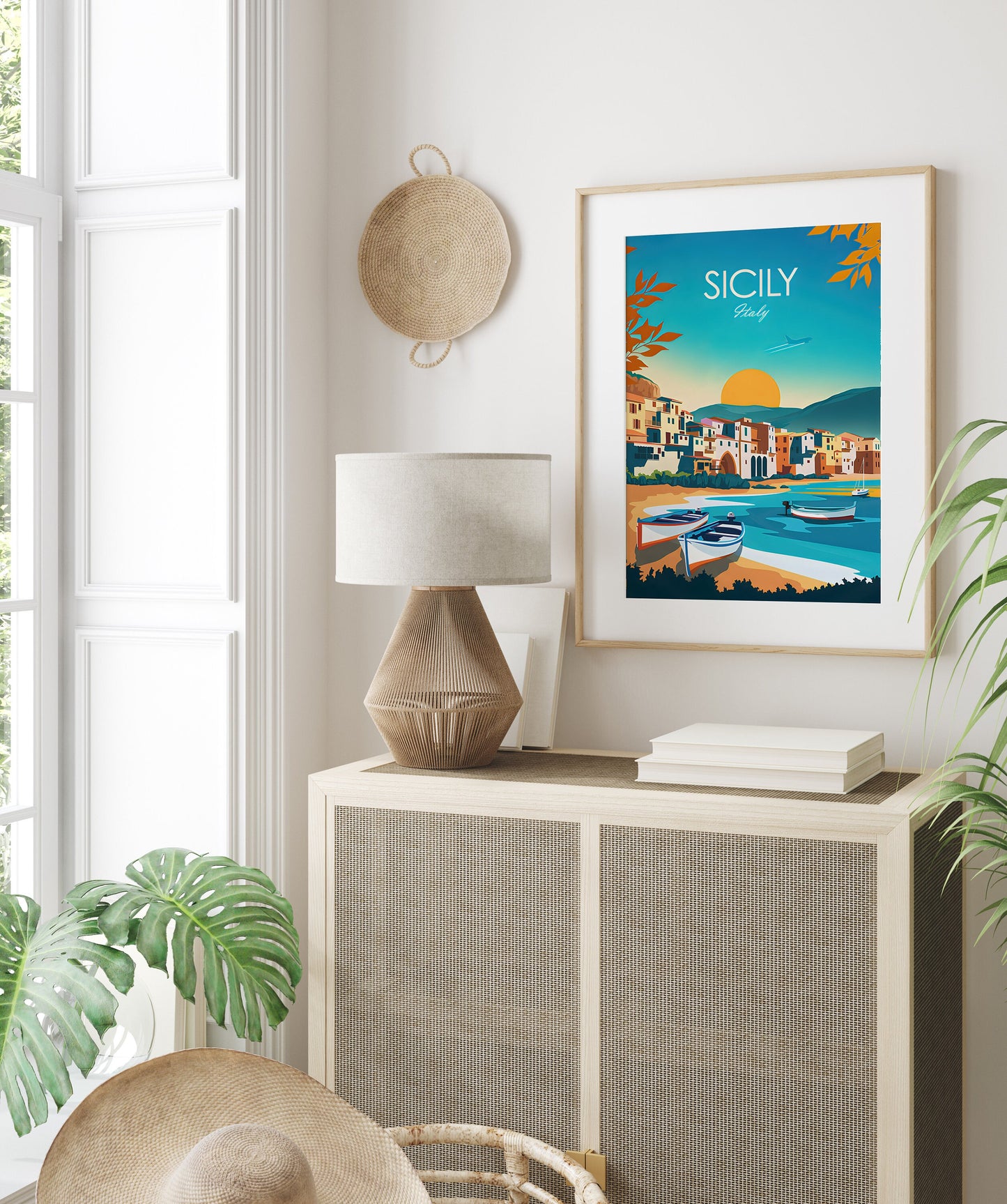 Ein farbenfrohes Plakat von justgoodmood zeigt die malerische Landschaft Siziliens, perfekt für jede Wandgestaltung.