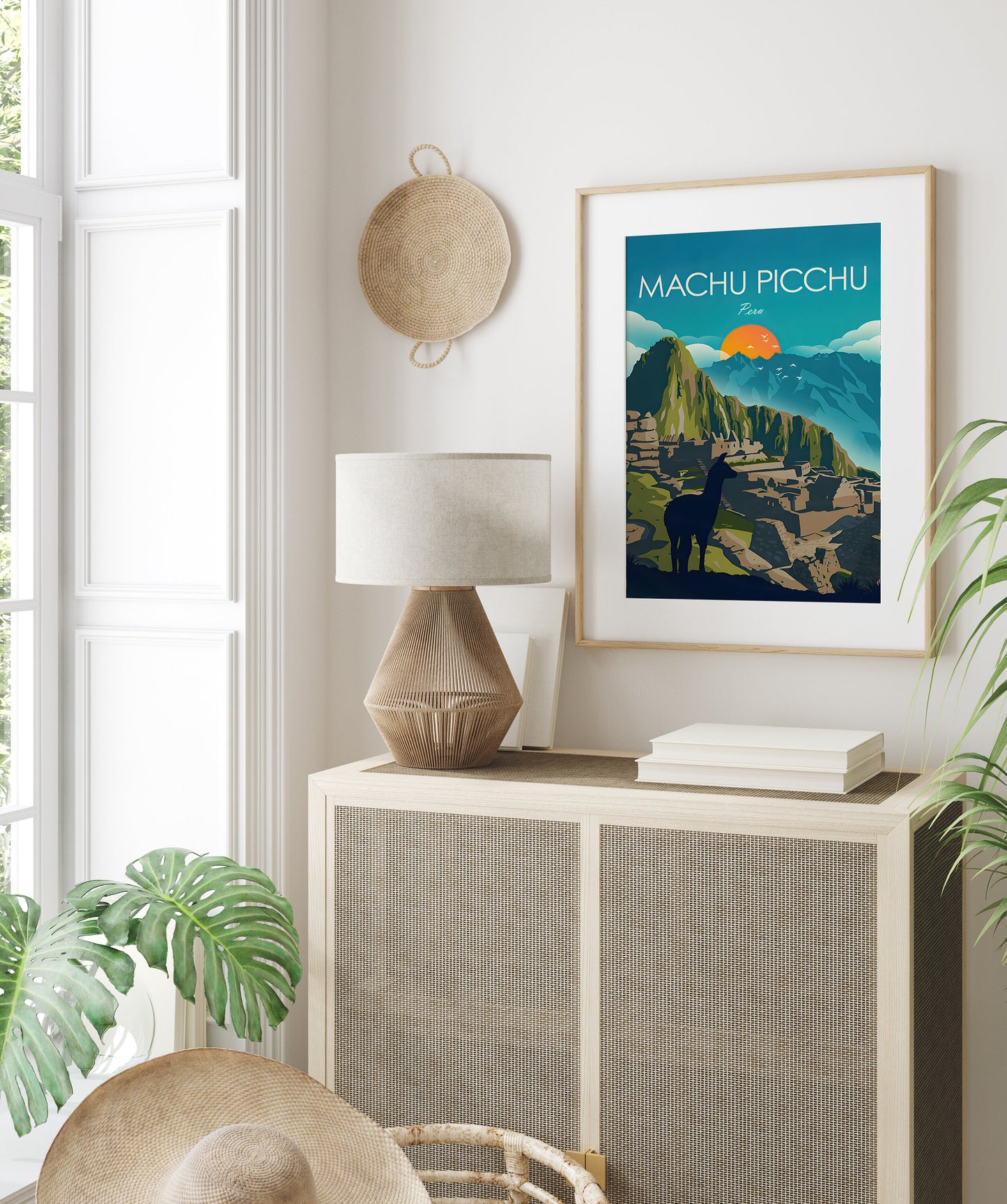 Ansprechendes Poster von Machu Picchu, Peru, im eleganten Rahmen. Ideal für das Wohnzimmer, um Reisebegeisterung auszudrücken, von justgoodmood.