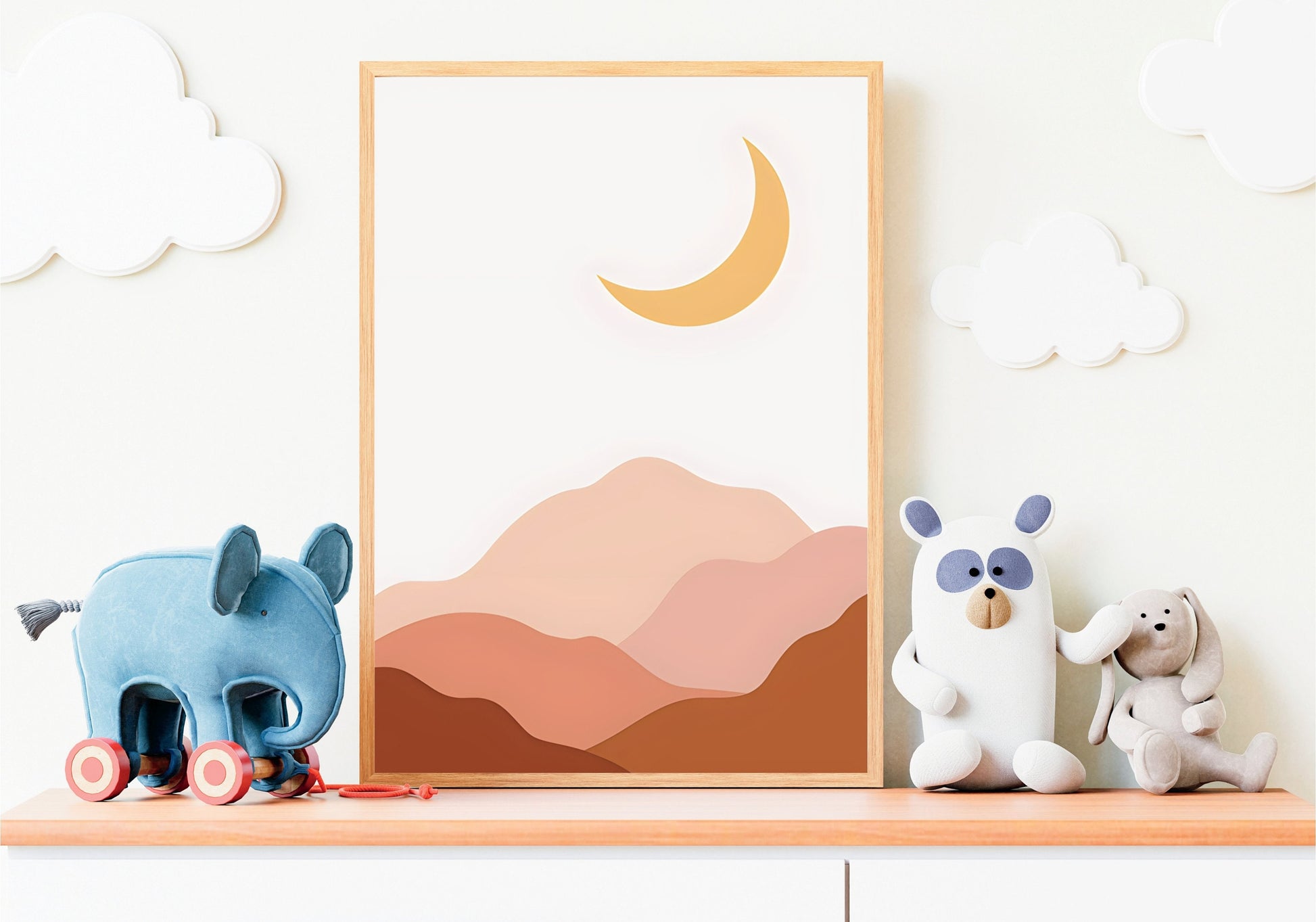 sanfte Berglandschaft und Mond für Kinderzimmer von justgoodmood - Poster Kinderzimmer Bilder Sonnenstrahlen Blumen Regenbogen Regen Herzen Mond Berge Gute Nacht I Wand Deko I Deko Print ohne Rahmen.