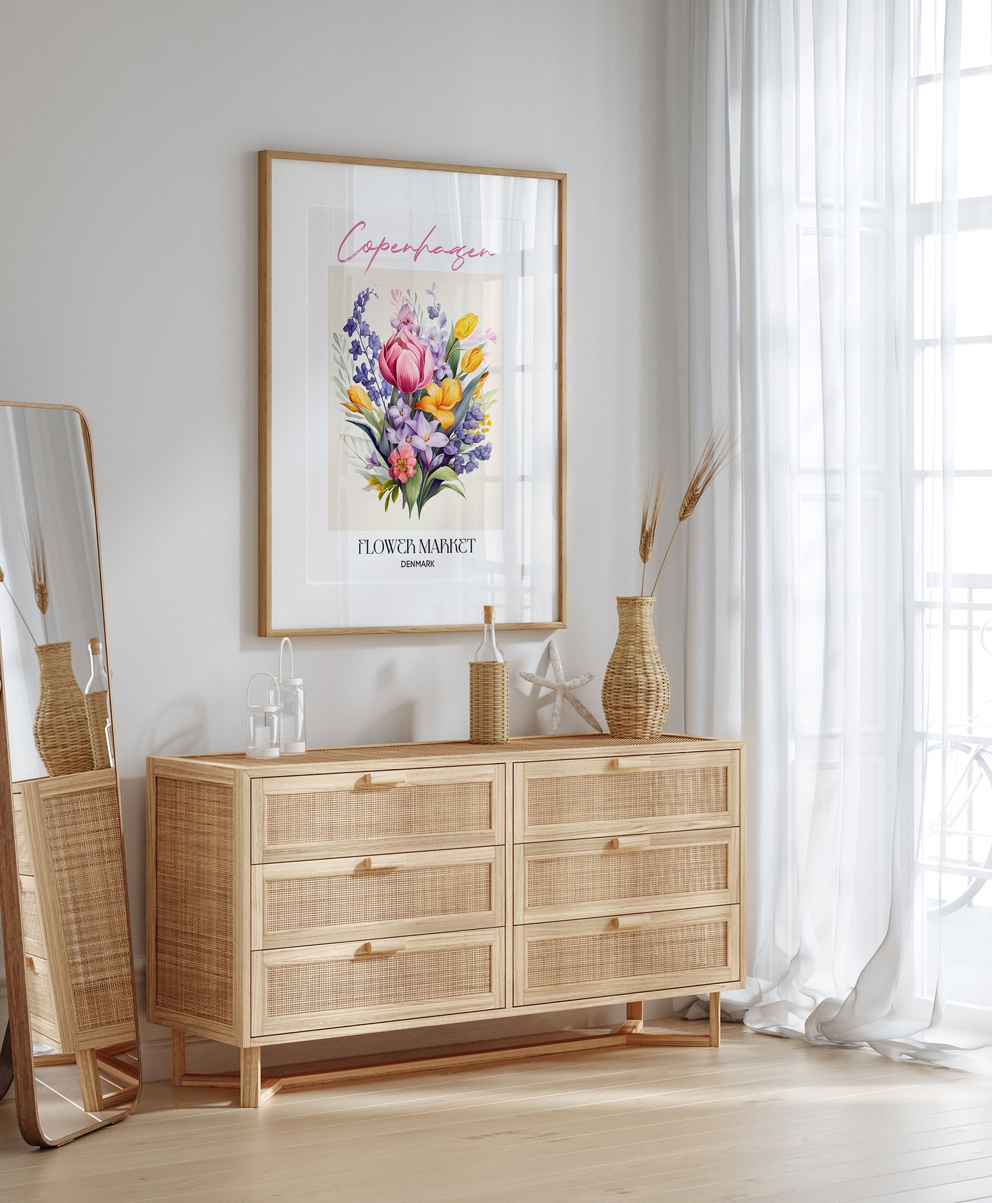 Minimales Wohnkonzept mit dem Copenhagen Flower Market Poster von justgoodmood, blühende Farben und skandinavisches Design für eine inspirierende Atmosphäre.