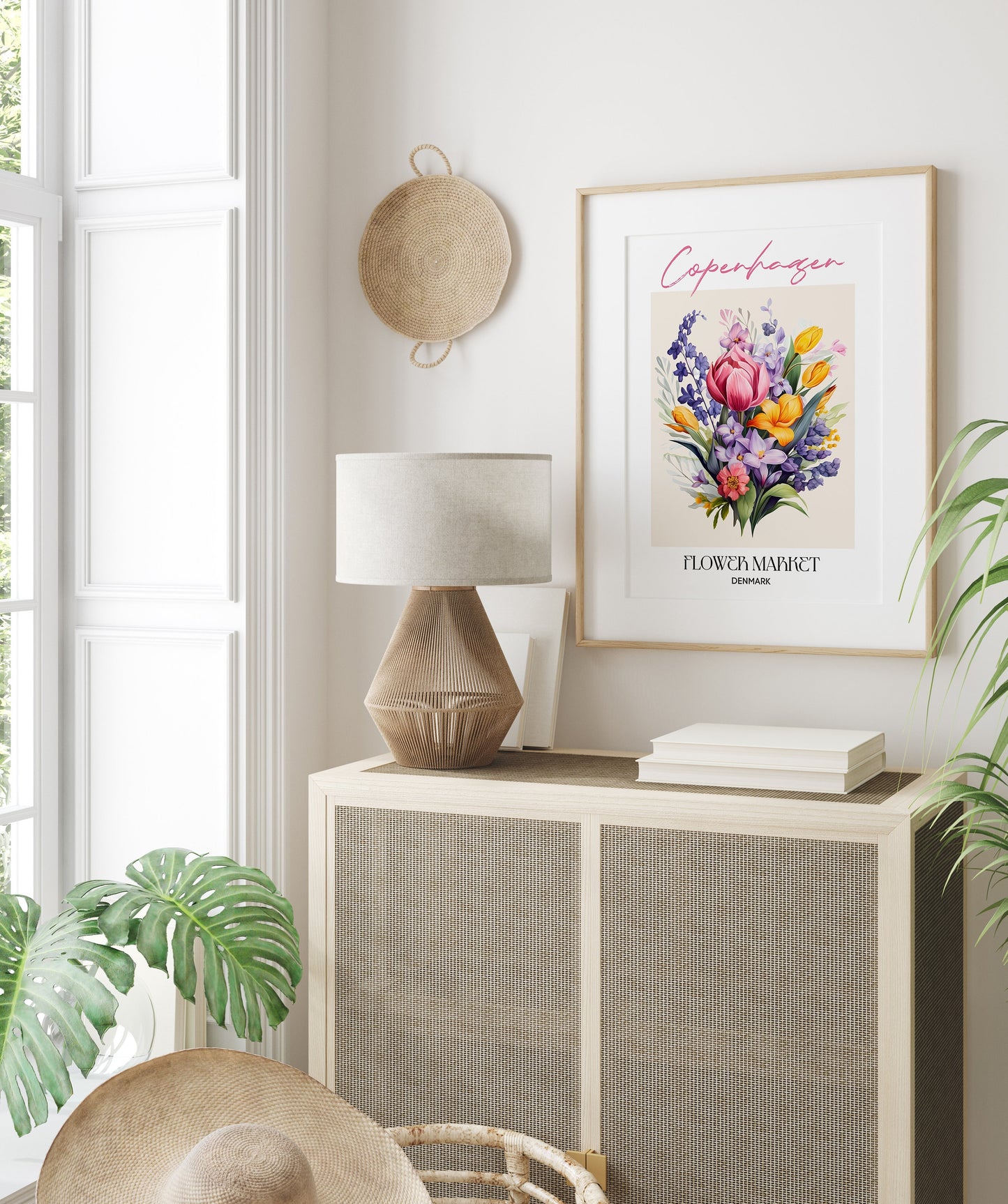 Stilvolle Einrichtung mit dem Copenhagen Flower Market Poster von justgoodmood, florale Wandkunst für einen skandinavischen Touch in Ihrem Zuhause.
