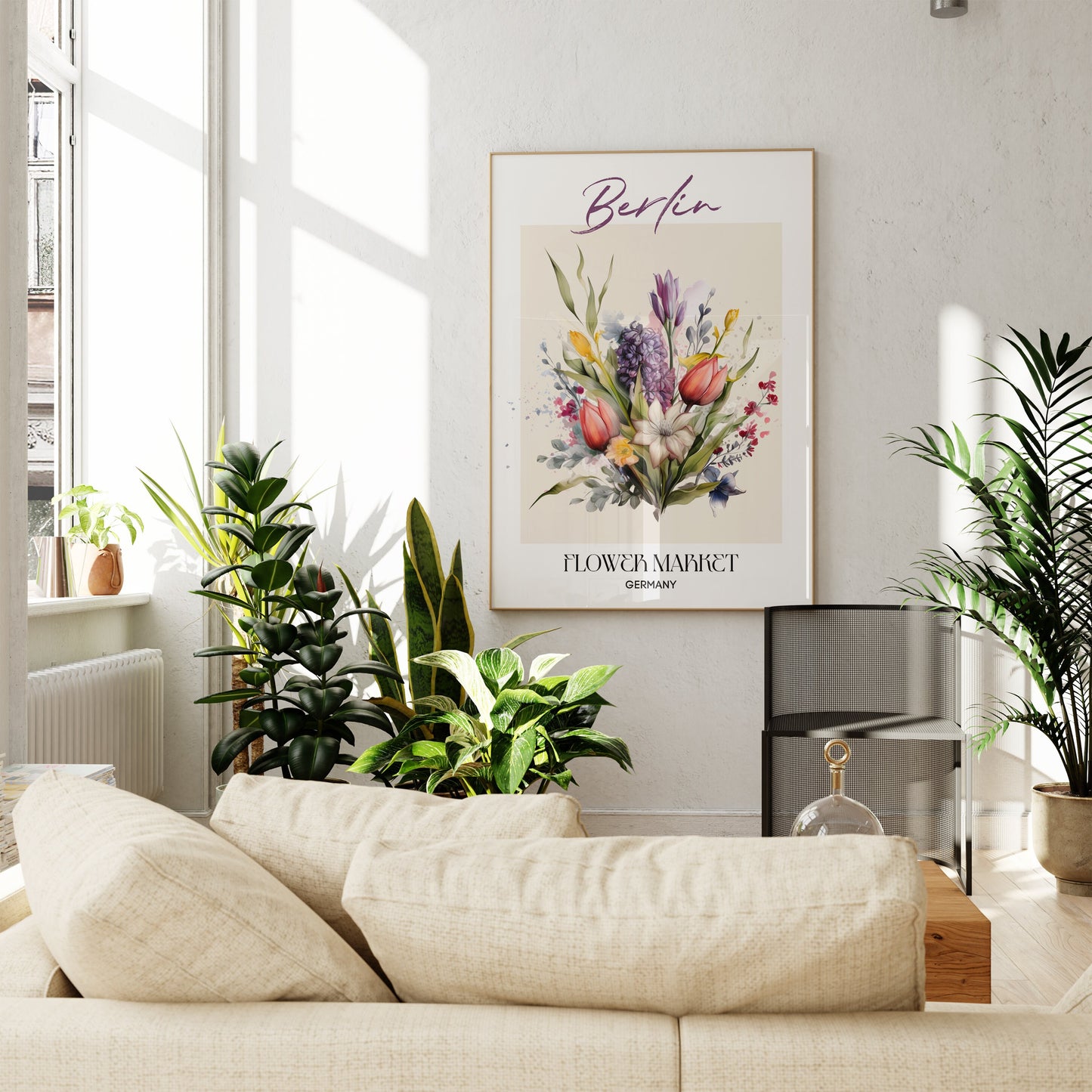 Berlin Flower Market Germany Design Poster von justgoodmood, an einer modernen Wand im Wohnzimmer dekoriert, umgeben von verschiedenen Grüntönen und Pflanzen, die ein frisches Ambiente schaffen.