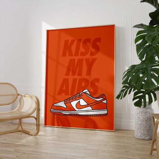 Sneaker Typografie Poster · Geschenkidee · Kiss My Airs Design · Streetwear Schuhe Illustration · Moderne Wanddeko · Print ohne Rahmen