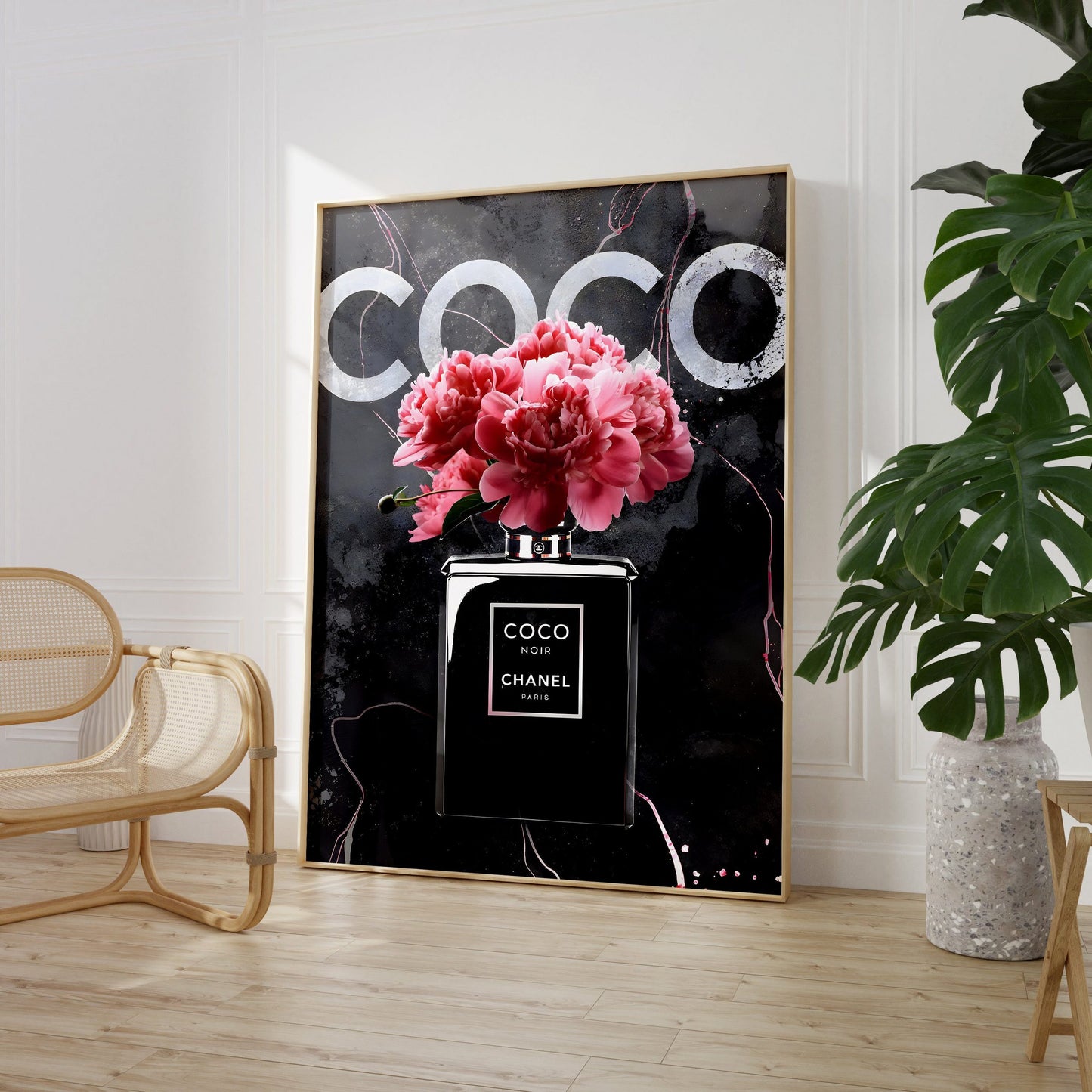 Coco Chanel Poster · Zeitlose Eleganz: Die Blüte des Chanel Noir · Farbenfrohe Verführung · Wand Dekoration · ohne Rahmen