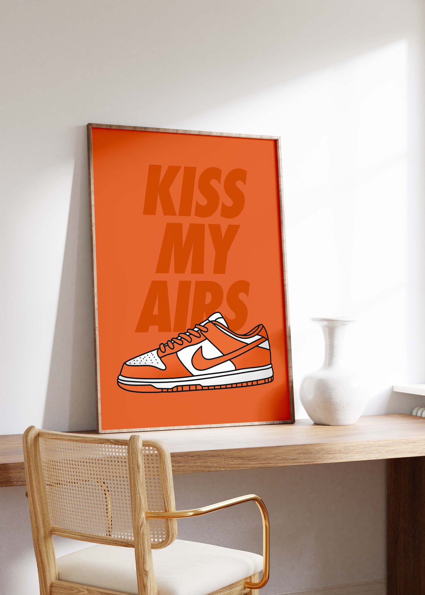 Sneaker Typografie Poster · Geschenkidee · Kiss My Airs Design · Streetwear Schuhe Illustration · Moderne Wanddeko · Print ohne Rahmen