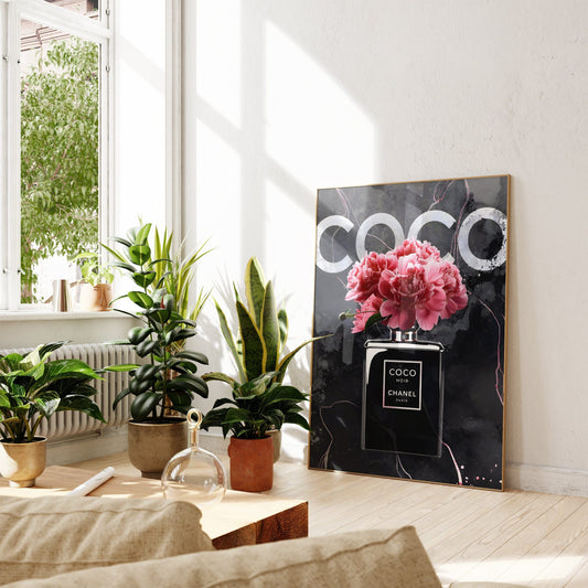 Coco Chanel Poster · Zeitlose Eleganz: Die Blüte des Chanel Noir · Farbenfrohe Verführung · Wand Dekoration · ohne Rahmen