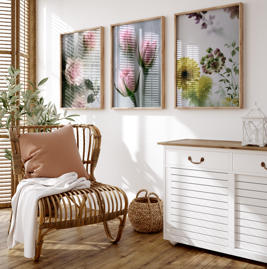 Blumen Poster · Geschenkidee · Rosen Ranunkeln hinter nassem Glas · Dekoprint ohne Rahmen