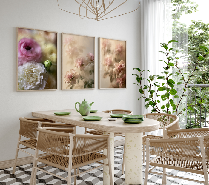 Geschenkidee · Rosen und Ranunkeln hinter Glas Poster Ästhetische Natur Fotografie · Dekoprint ohne Rahmen | JUSTGOODMOOD