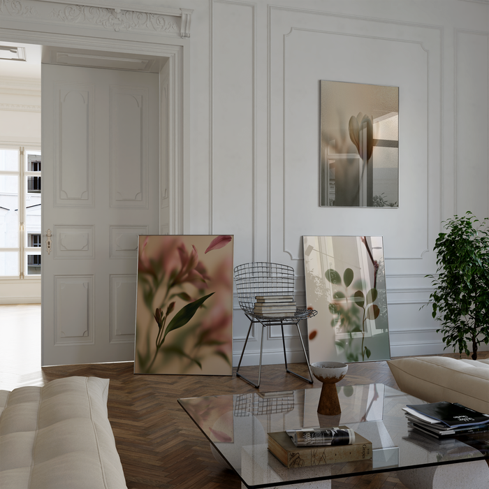 Geschenkidee · Blumen hinter beschlagenem Glas Poster Ästhetische Natur Fotografie · Dekoprint ohne Rahmen | JUSTGOODMOOD