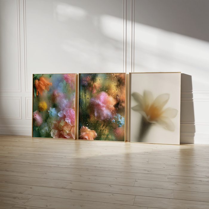 Geschenkidee · Blumen hinter Glas und Flachbild Fotografie Poster Ästhetische Prints · Dekoprint ohne Rahmen | JUSTGOODMOOD