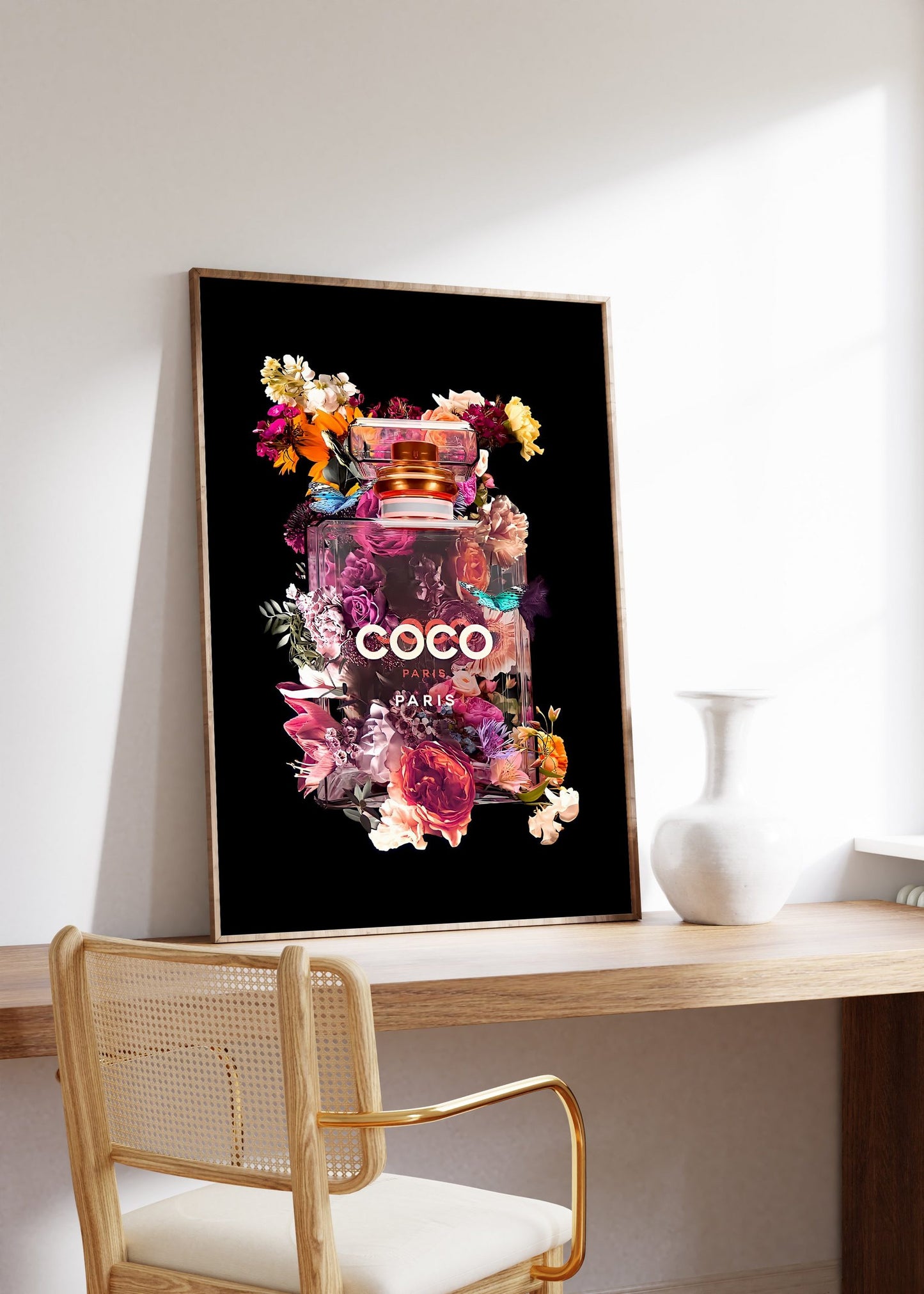 Coco Chanel Poster · Chanel Paris: Paris Duft in voller Blüte · Eleganz trifft Farbe · Farbenfrohe Verführung · Wand Dekoration · ohne Rahmen