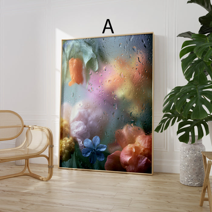 Geschenkidee · Blumen hinter Glas mit Wassertropfen Poster Ästhetische Fotografie Prints · Dekoprint ohne Rahmen | JUSTGOODMOOD