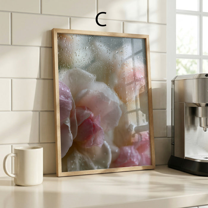 Geschenkidee · Blumen hinter beschlagenem Glas Poster Ästhetische Natur Fotografie · Dekoprint ohne Rahmen | JUSTGOODMOOD