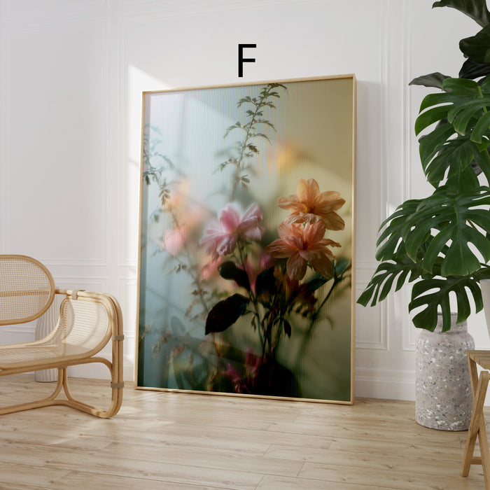 Geschenkidee · Blumen hinter Glas mit Wassertropfen Poster Ästhetische Fotografie Prints · Dekoprint ohne Rahmen | JUSTGOODMOOD