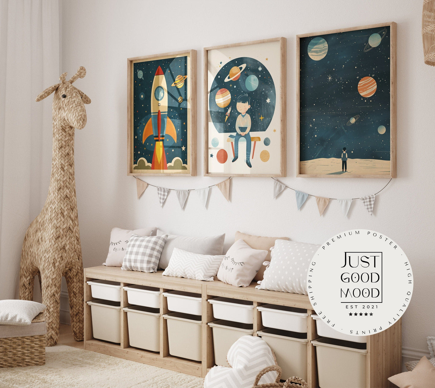 Astronaut Poster Kinderzimmer · Geschenkidee für Kinder · Kinderzimmer Deko · Weltraum Rakete & Planeten · Deko Print ohne Rahmen - justgoodmood