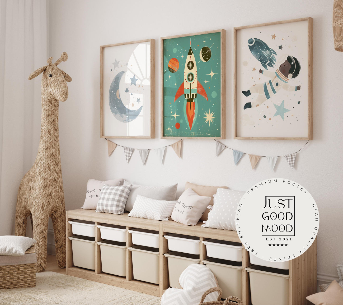 Astronaut Poster Kinderzimmer · Geschenkidee für Kinder · Kinderzimmer Deko · Weltraum Rakete & Planeten · Deko Print ohne Rahmen - justgoodmood