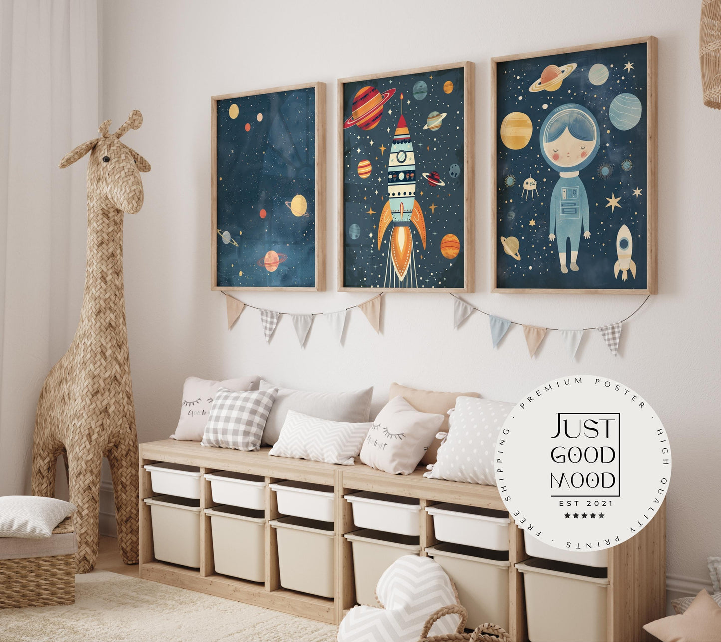 Astronaut Poster Kinderzimmer · Geschenkidee für Kinder · Kinderzimmer Deko · Weltraum Rakete & Planeten · Deko Print ohne Rahmen - justgoodmood