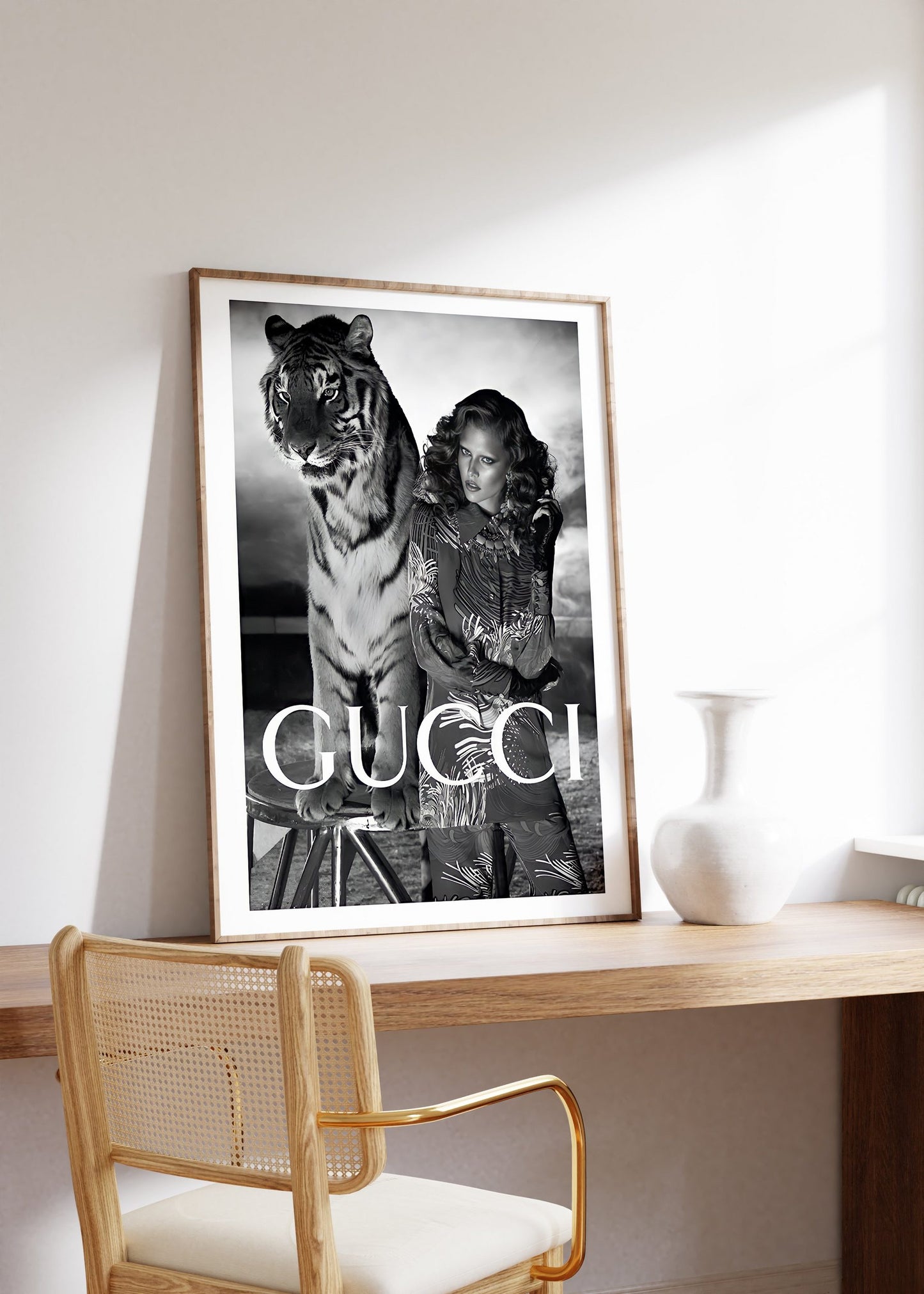 Gucci Poster · Wild und Schön · Gucci’s Starke Schönheit · Tigerstärke ·Exotische Pracht · Wand Dekoration · ohne Rahmen