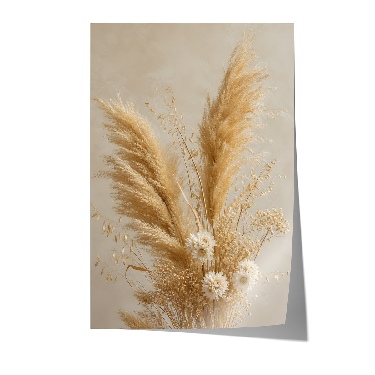 Poster mit einem goldenen Strauß aus Pampasgras und kleinen hellen Trockenblumen auf weißem Hintergrund.