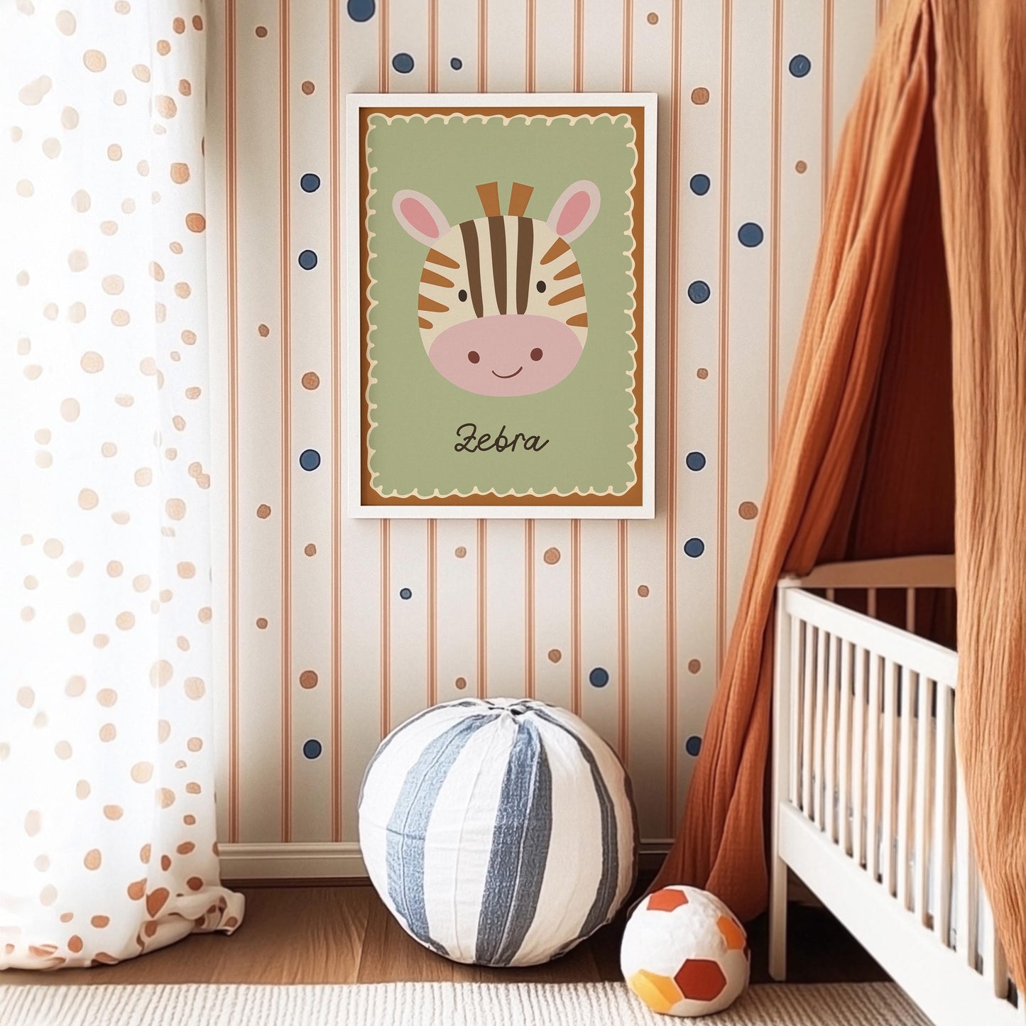 Poster Kinderzimmer Zebra · Niedliches Tiermotiv auf Grün · Safari Deko für Babyzimmer · Liebevoll illustriert · Dekoprint ohne Rahmen