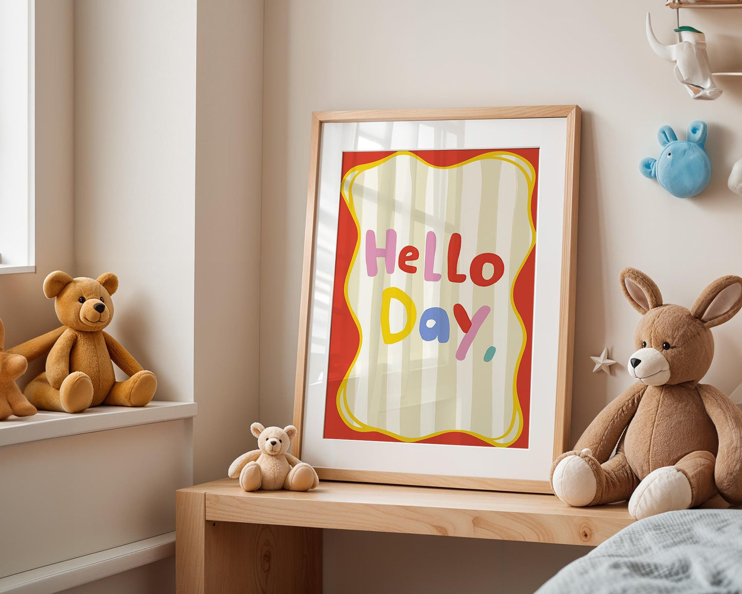 Poster Kinderzimmer · Hello Day Schriftzug · Fröhliches Spruchposter in bunten Farben · Gute-Laune-Deko für Kinder · Dekoprint ohne Rahmen