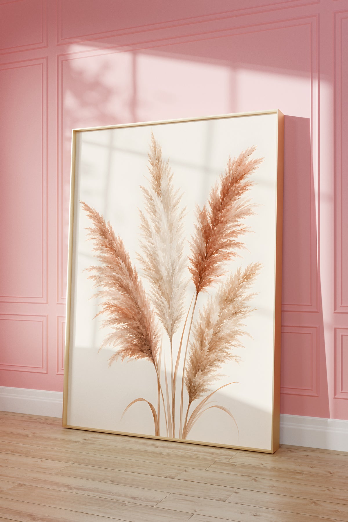 Motiv mit einem illustrierten Pampasbouquet in Rosé und Creme, als gerahmtes Poster vor einer rosafarbenen Wand.