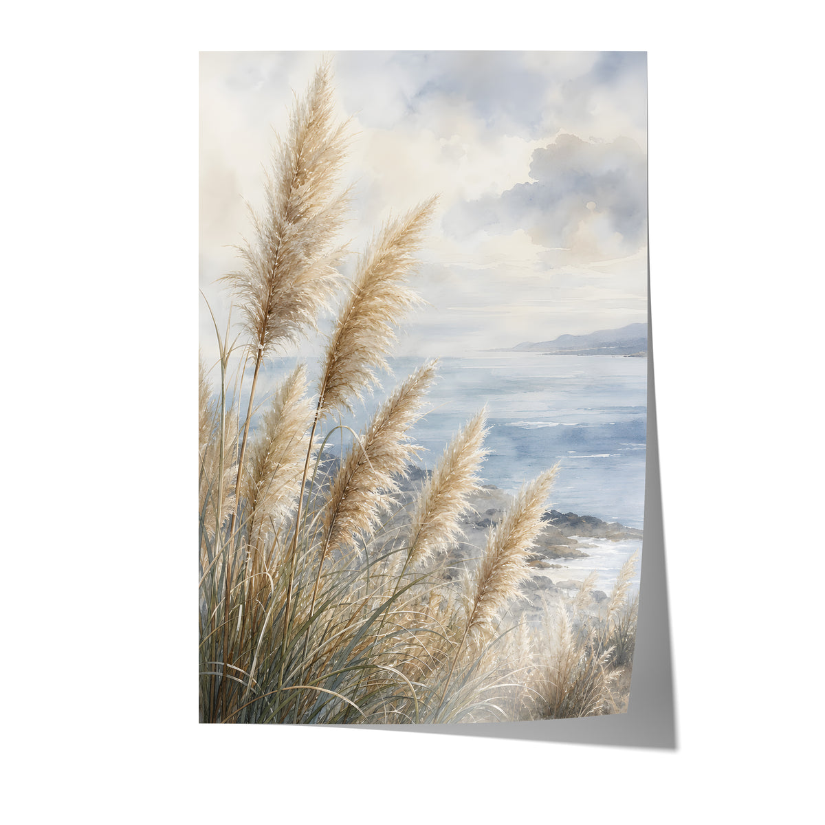 Poster mit Pampasgräsern an einer blauen Küste unter Wolken in Aquarelloptik auf weißem Hintergrund.