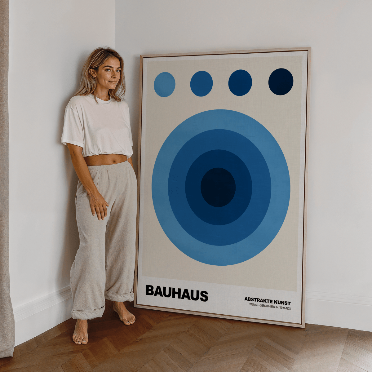 Poster Bauhaus Abstrakte Kunst · Blauer Kreis in modernem Design · Geometrisches Wandbild im Retro - Stil · Deko Print ohne Rahmen - justgoodmood