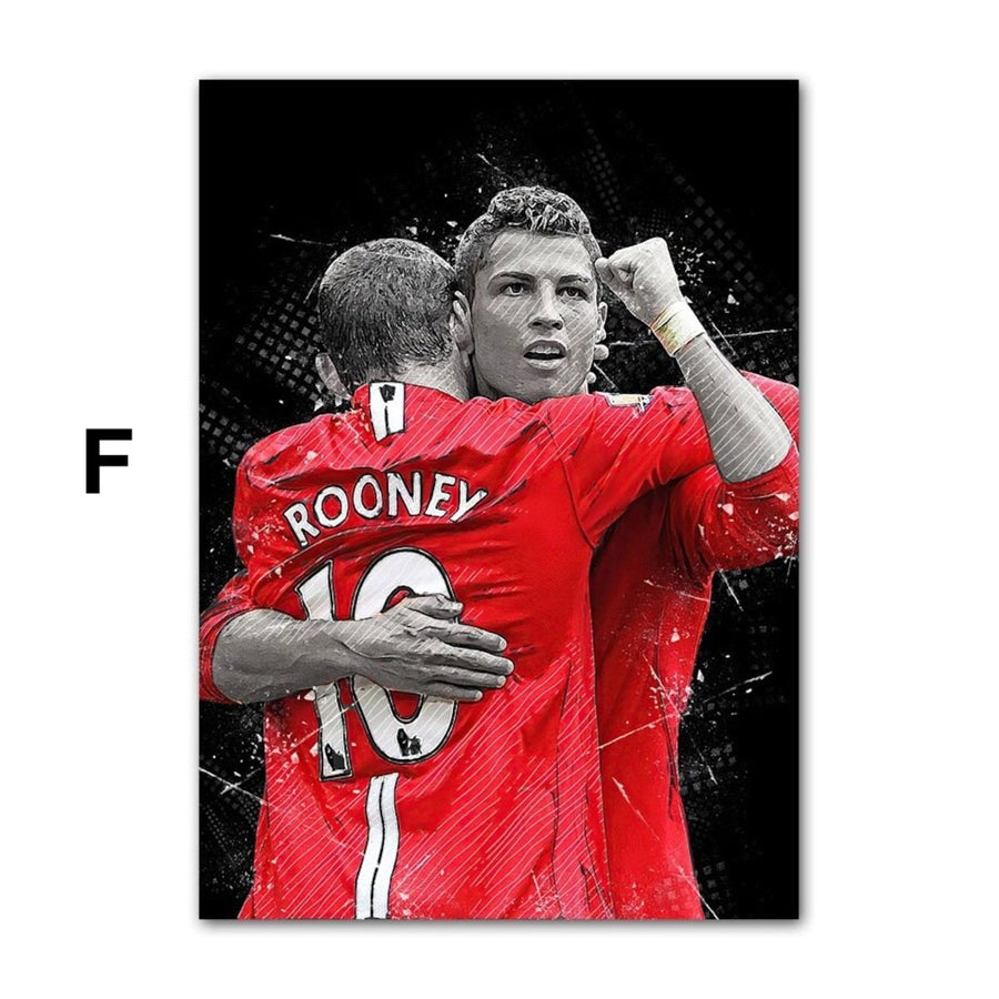 Hochwertiger Kunstprint auf Baumwollcanvas mit Cristiano Ronaldo und Wayne Rooney in rot leuchtenden Manchester United Trikots in emotionaler Jubelpose.