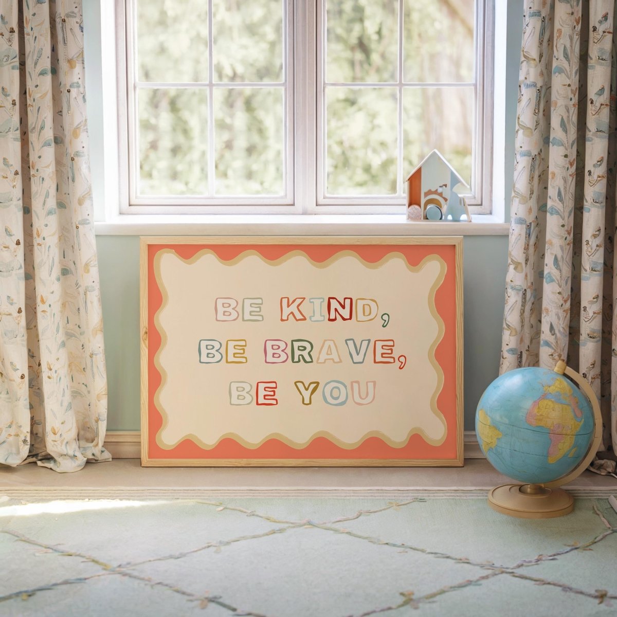 Poster Kinderzimmer · Be Kind, Be Brave, Be You · Bunter Spruch in Regenbogenfarben · Mutmachende Wanddeko · Ohne Rahmen - justgoodmood