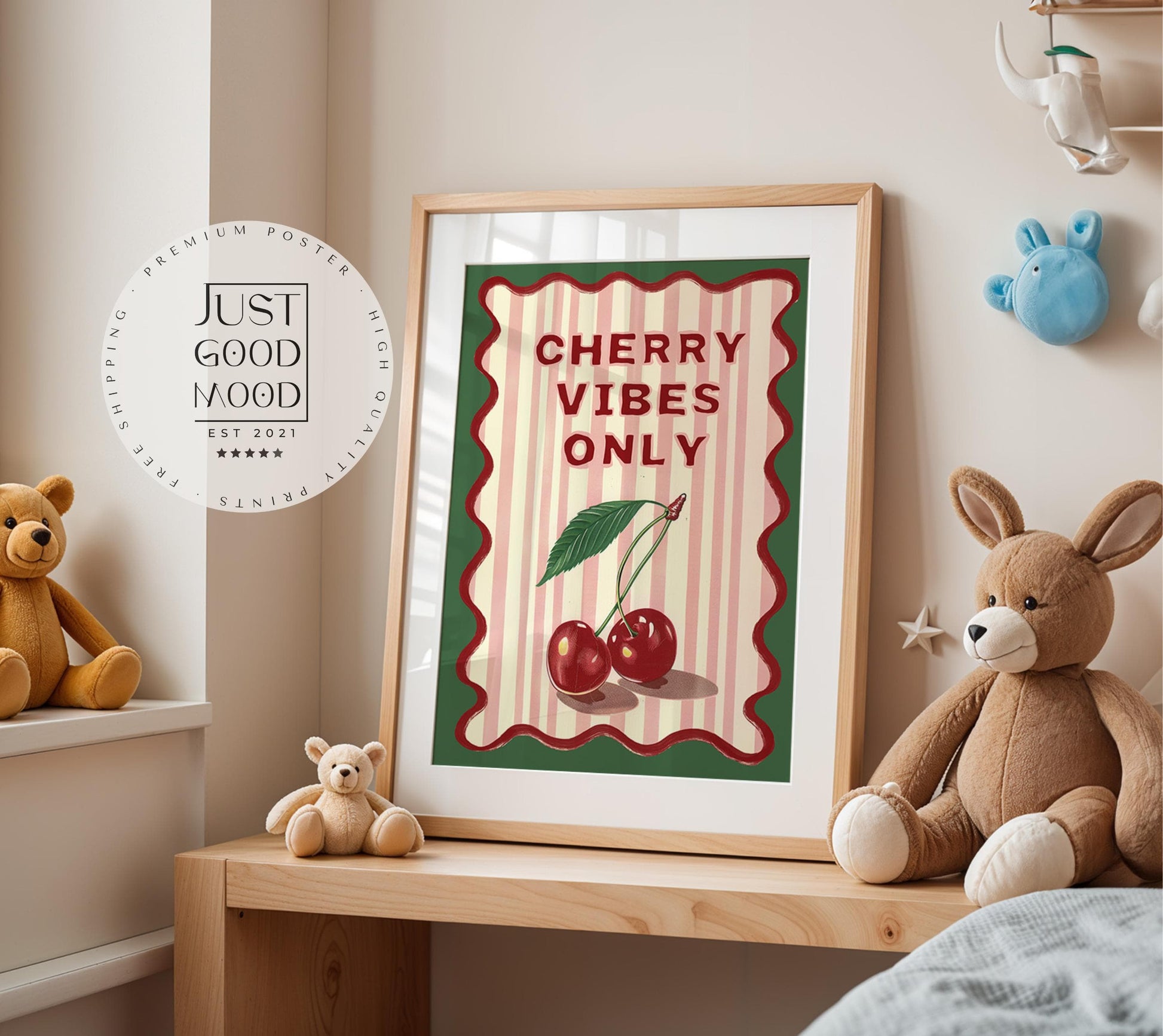 Poster Kinderzimmer Kirschen · Cherry Vibes Only · Fruchtige Wanddeko im Retro Look · Lustiges Spruchposter · Deko Print Ohne Rahmen - justgoodmood